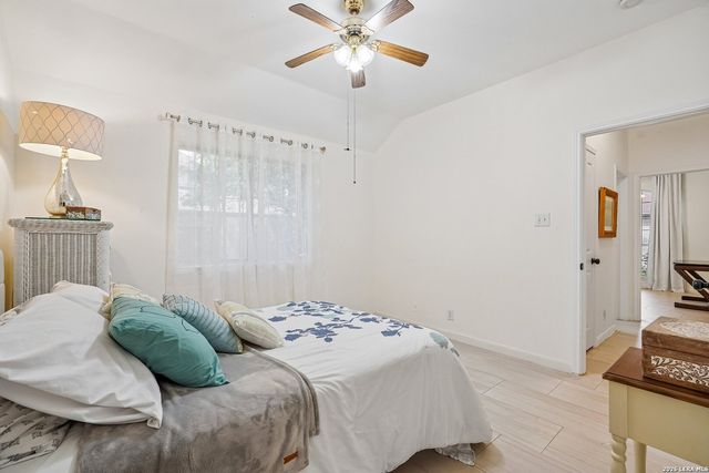 18727 Surreywood, San Antonio, TX 78258