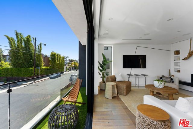 647 Mildred Avenue, Venice (los Angeles), CA 90291