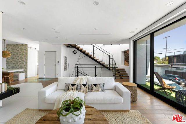 647 Mildred Avenue, Venice (los Angeles), CA 90291