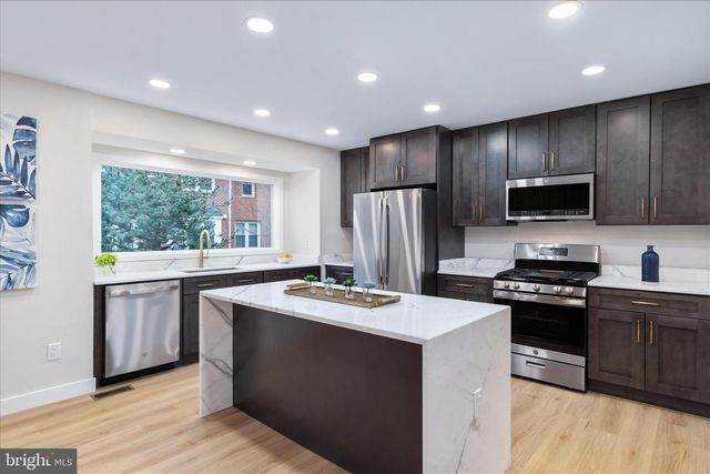 10147 OAKWOOD CHASE CT, Oakton, VA 22124