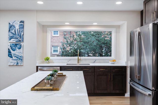 10147 OAKWOOD CHASE CT, Oakton, VA 22124