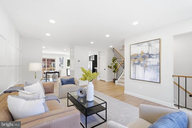 10147 OAKWOOD CHASE CT, Oakton, VA 22124