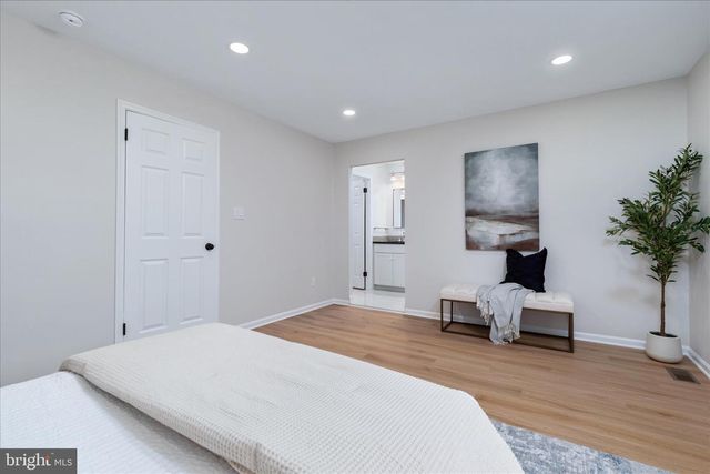 10147 OAKWOOD CHASE CT, Oakton, VA 22124