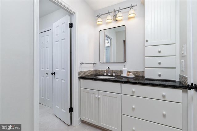 10147 OAKWOOD CHASE CT, Oakton, VA 22124