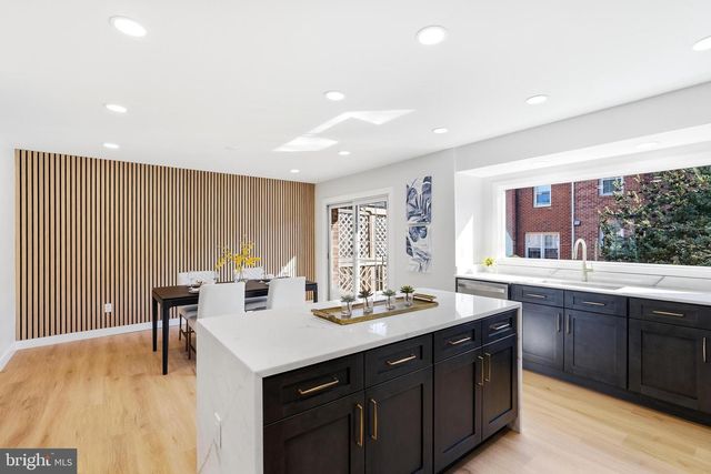 10147 OAKWOOD CHASE CT, Oakton, VA 22124