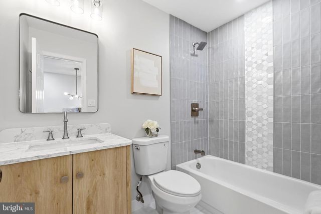 10147 OAKWOOD CHASE CT, Oakton, VA 22124