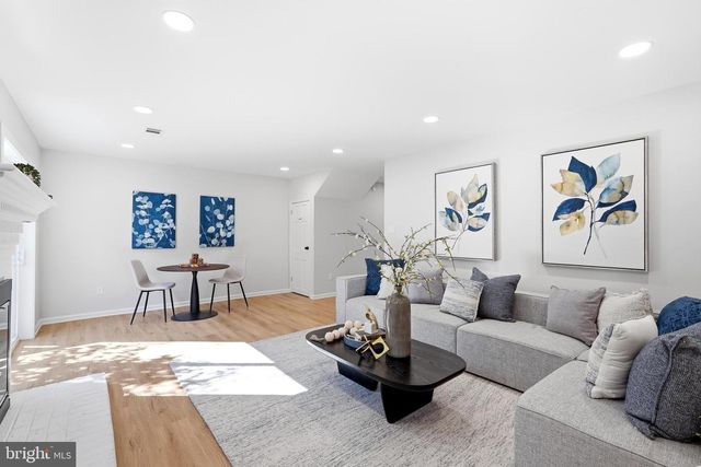 10147 OAKWOOD CHASE CT, Oakton, VA 22124