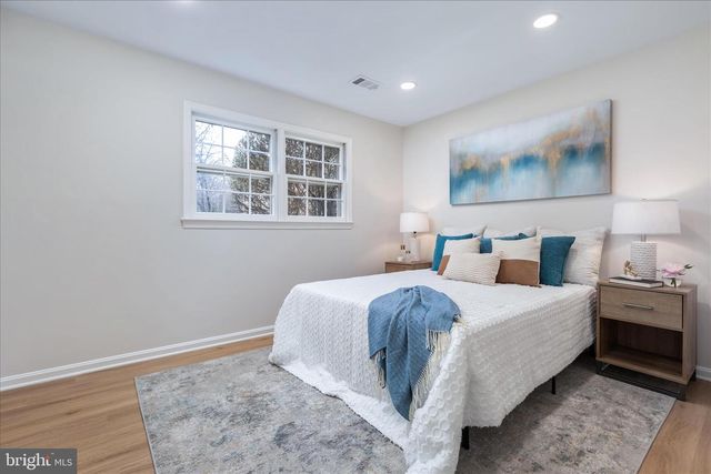 10147 OAKWOOD CHASE CT, Oakton, VA 22124