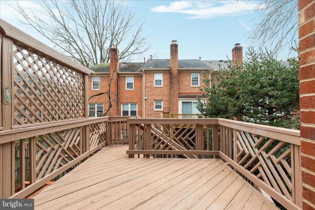 10147 OAKWOOD CHASE CT, Oakton, VA 22124