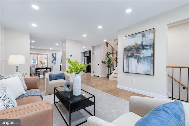 10147 OAKWOOD CHASE CT, Oakton, VA 22124