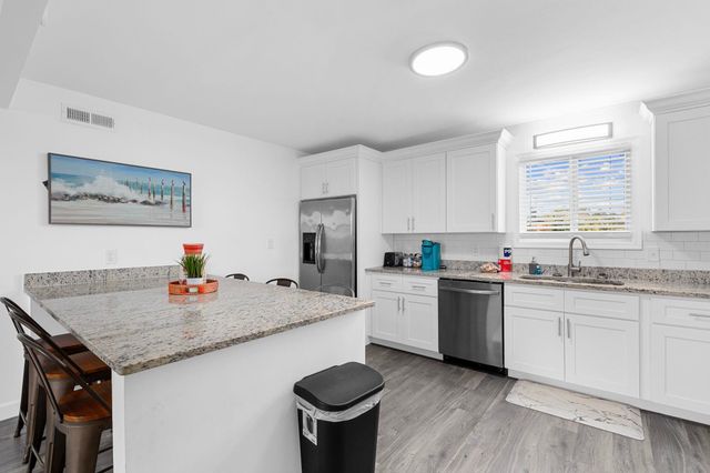 409 17th Ave. N, Myrtle Beach, SC 29577