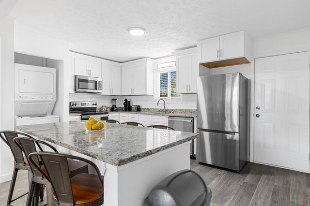 409 17th Ave. N, Myrtle Beach, SC 29577