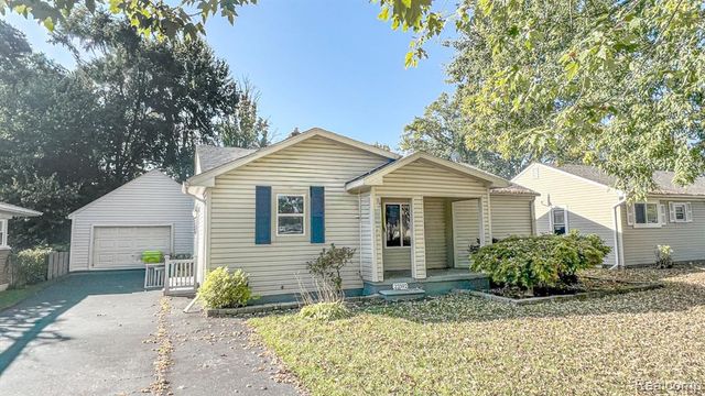 23592 Harrellson Street, Macomb, MI 48042