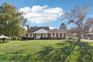 2231 W Woodward DRIVE, Oak Creek, WI 53154