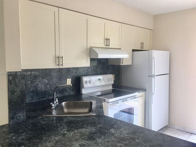 5400 W 21st Court 306, Hialeah, FL 33016