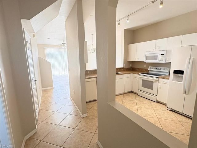 3643 Pine Oak Cir, Fort Myers, FL 33916
