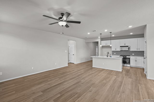 6879 Comanche Cave, San Antonio, TX 78247