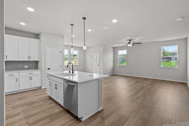 6879 Comanche Cave, San Antonio, TX 78247