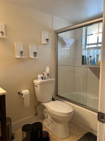 1040 Lake Shore Drive 105, Lake Park, FL 33403