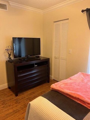 1040 Lake Shore Drive 105, Lake Park, FL 33403