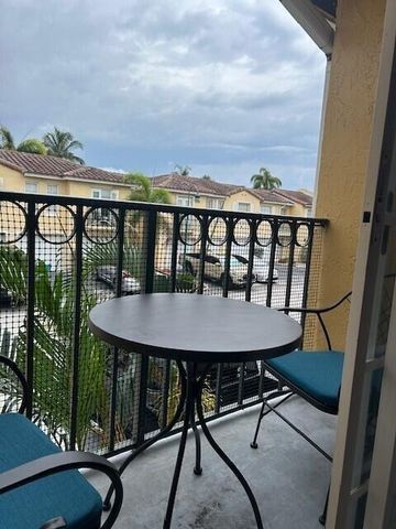 1040 Lake Shore Drive 105, Lake Park, FL 33403