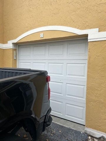 1040 Lake Shore Drive 105, Lake Park, FL 33403