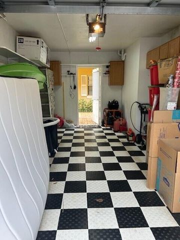 1040 Lake Shore Drive 105, Lake Park, FL 33403