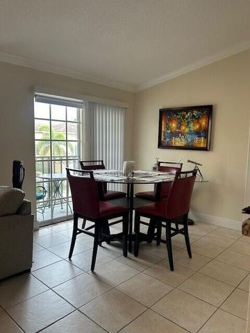 1040 Lake Shore Drive 105, Lake Park, FL 33403