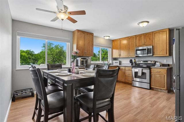 571 Arblay Place, Manchester, MO 63011