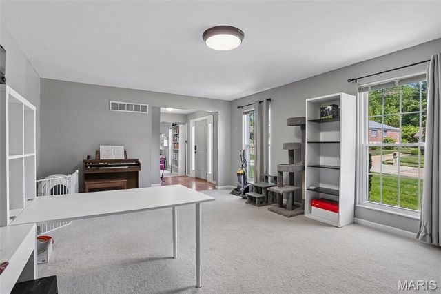 571 Arblay Place, Manchester, MO 63011