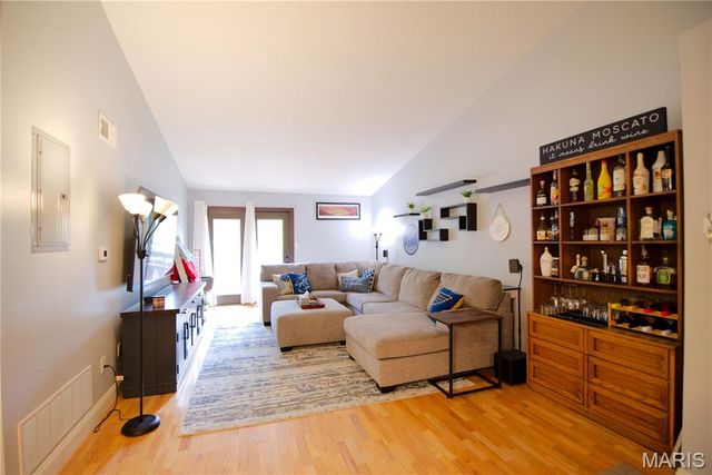 1400 Heritage Landing 304, St Charles, MO 63303