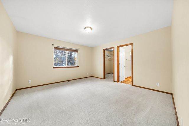 9192 N GREAT HALL DR, Hayden, ID 83835