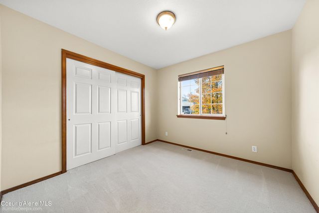 9192 N GREAT HALL DR, Hayden, ID 83835