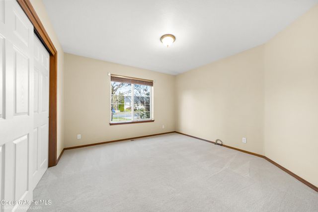 9192 N GREAT HALL DR, Hayden, ID 83835