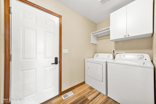 9192 N GREAT HALL DR, Hayden, ID 83835