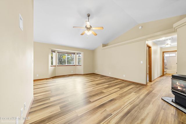 9192 N GREAT HALL DR, Hayden, ID 83835