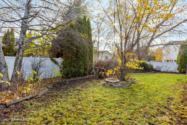 9192 N GREAT HALL DR, Hayden, ID 83835