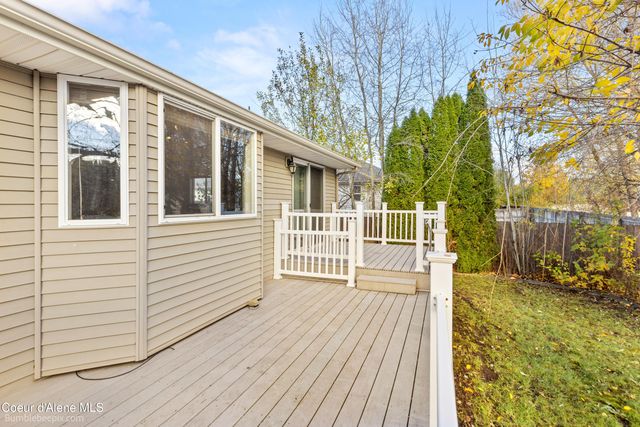 9192 N GREAT HALL DR, Hayden, ID 83835