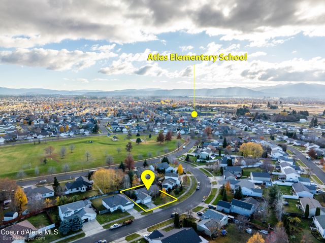 9192 N GREAT HALL DR, Hayden, ID 83835