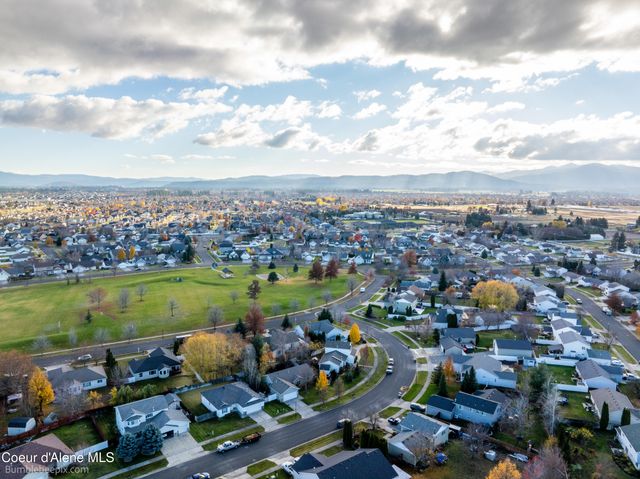 9192 N GREAT HALL DR, Hayden, ID 83835