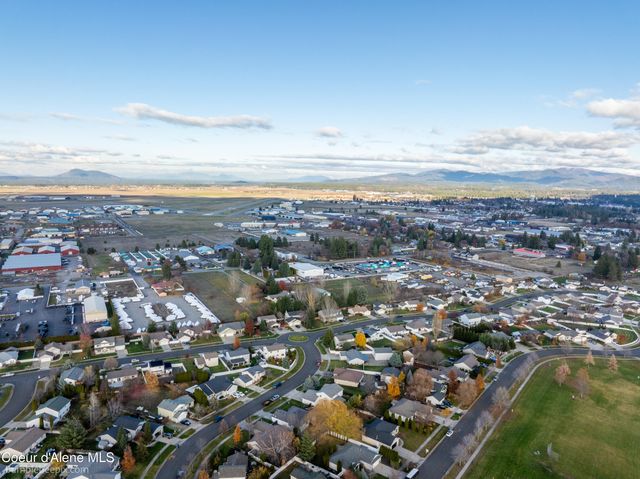 9192 N GREAT HALL DR, Hayden, ID 83835