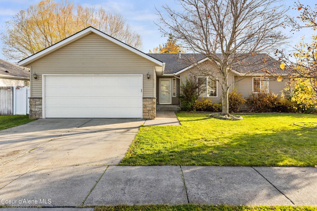 9192 N GREAT HALL DR, Hayden, ID 83835