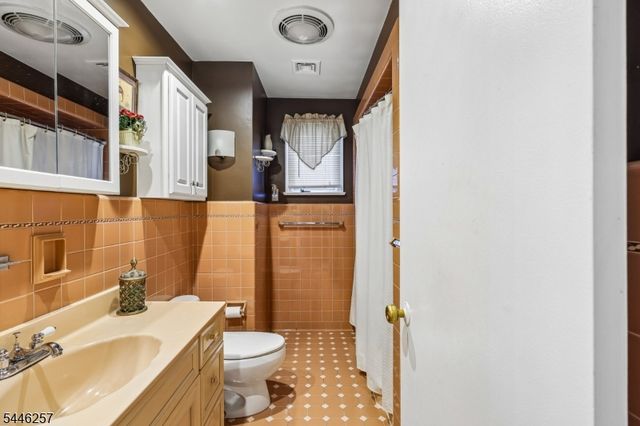 695 Berdan Ave, Wayne Twp., NJ 07470
