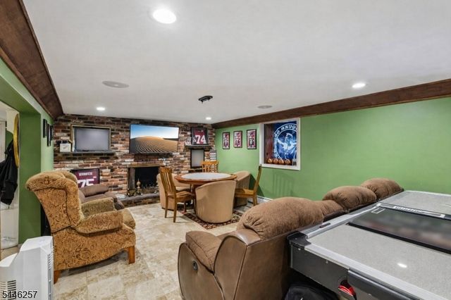 695 Berdan Ave, Wayne Twp., NJ 07470