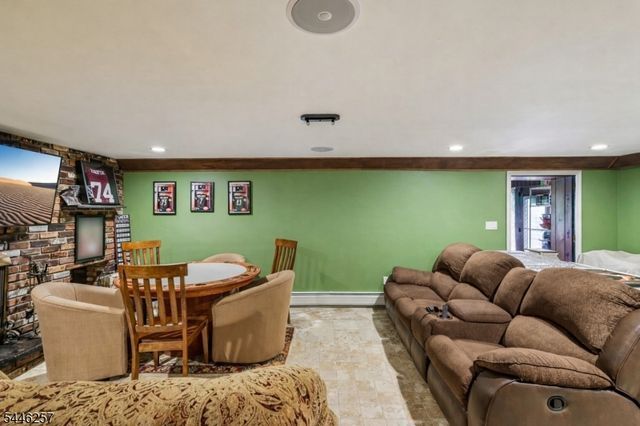 695 Berdan Ave, Wayne Twp., NJ 07470