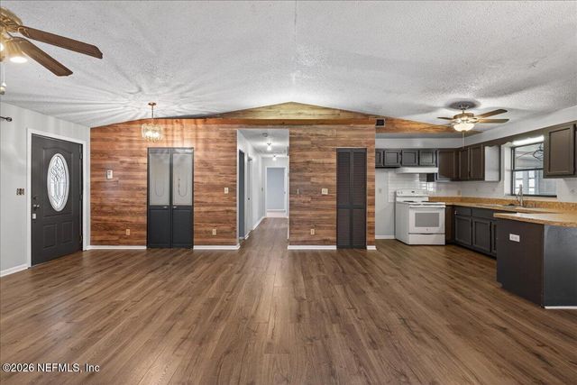 535 S PROSPECT Street, Crescent City, FL 32112