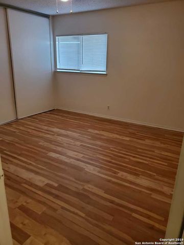 7906 FALCON RIDGE DR, San Antonio, TX 78239
