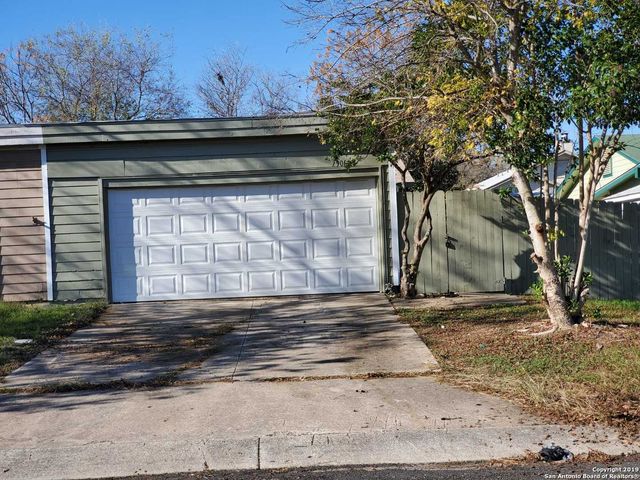 7906 FALCON RIDGE DR, San Antonio, TX 78239