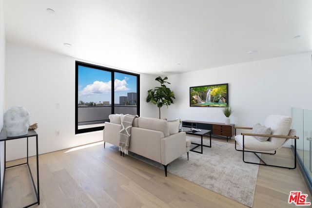 1361 Kelton Avenue 502, Los Angeles, CA 90024