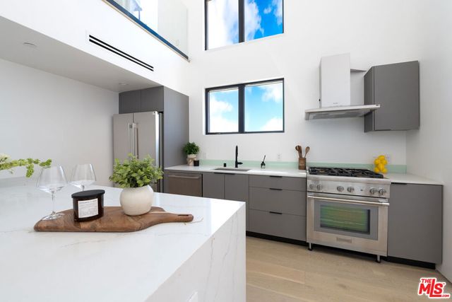 1361 Kelton Avenue 502, Los Angeles, CA 90024